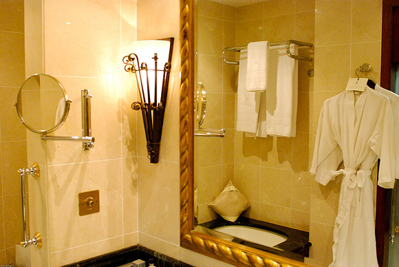 Ritz bathroom