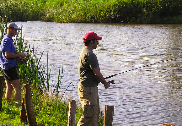 I try my hand at fishing, also catching nothing